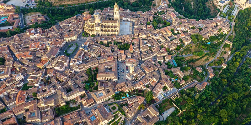 Segovia  is a compact anci